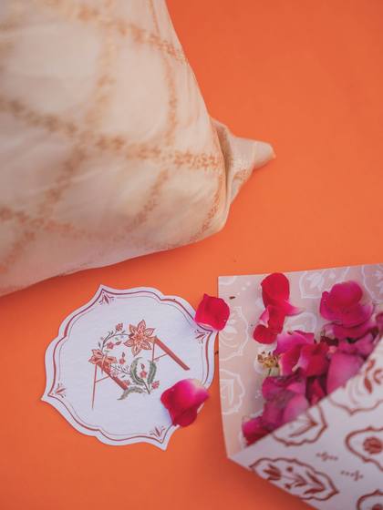 Floral detail and Signage — wedding decor — Alila + Samode Jaipur